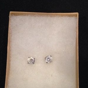 Cubic zirconia stud earrings